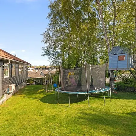 Lykkebo Feriehus *